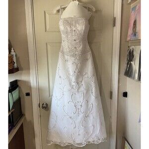 Oleg Cassini Wedding Dress Embroidered Strapless Beaded Sz 8 White CT167 W Veil